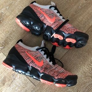 NIKE Flyknit Vapor Maxes